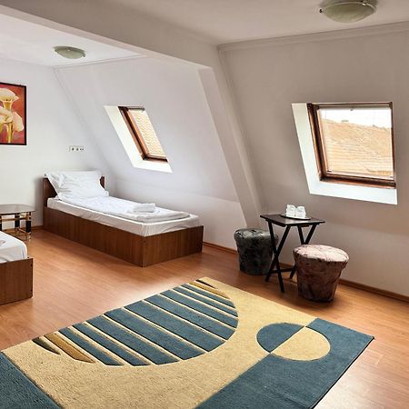 Complex Select Hotell Mediaş Exteriör bild