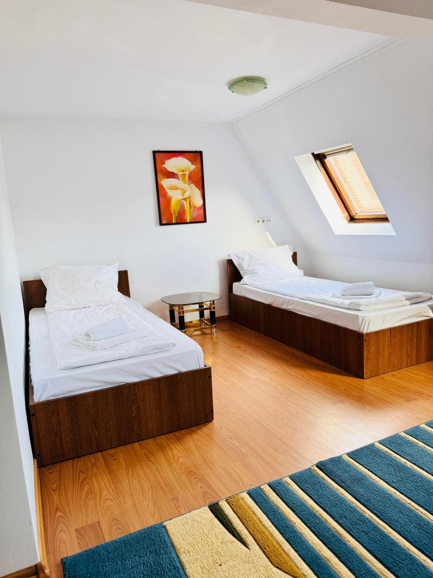 Complex Select Hotell Mediaş Exteriör bild