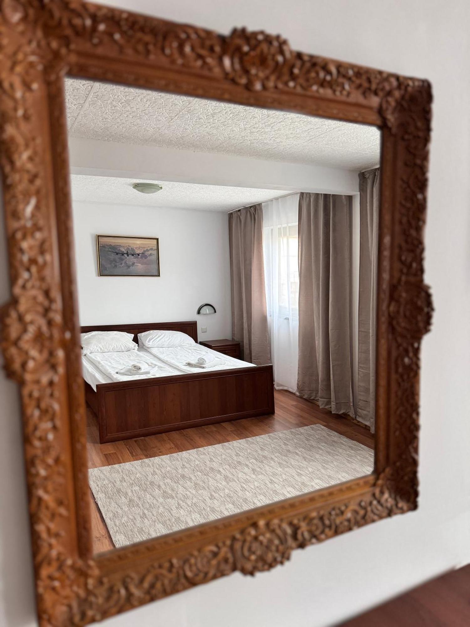 Complex Select Hotell Mediaş Exteriör bild