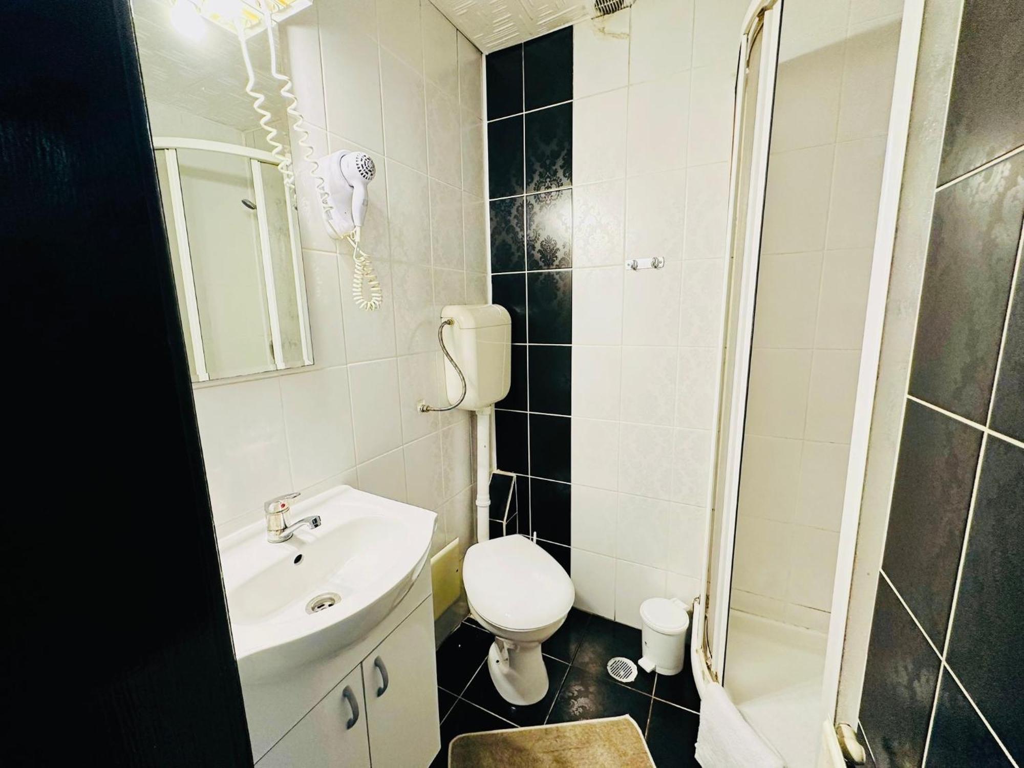 Complex Select Hotell Mediaş Exteriör bild