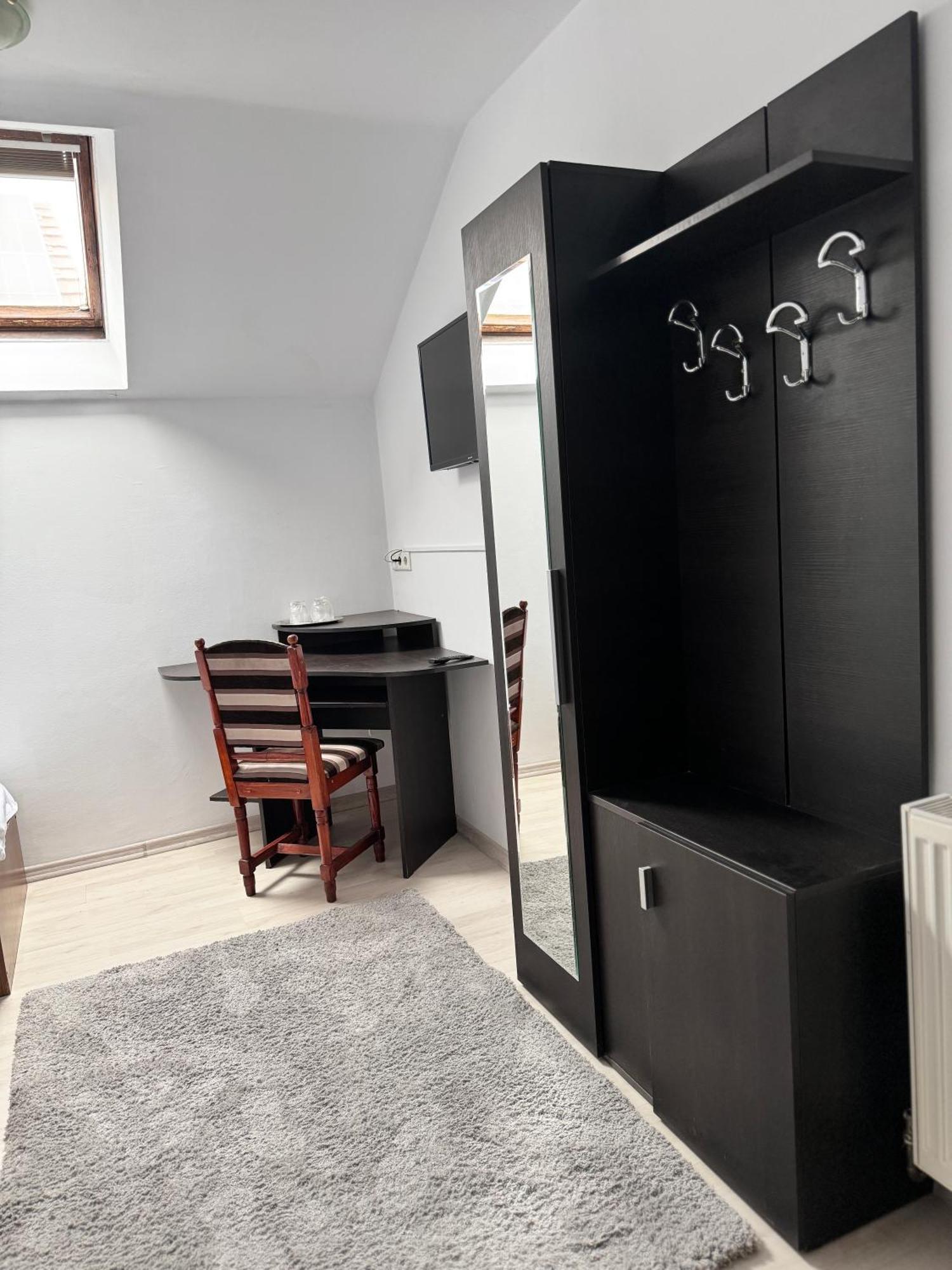 Complex Select Hotell Mediaş Exteriör bild